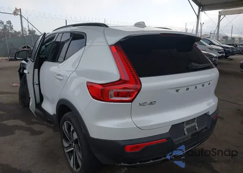 2024 Volvo Xc40 B5 Ultimate Dark Theme из США, поврежденный, VIN YV4L12UMXR2234356